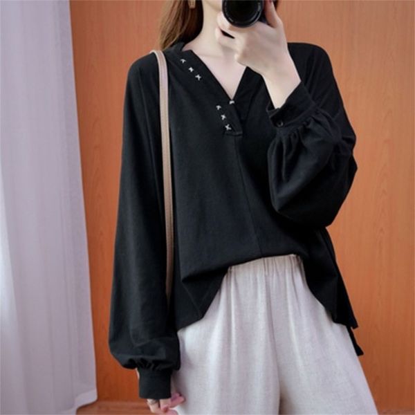 spring autumn arts style women long sleeve v-neck embroidery shirts big size femme vintage cotton linen blouses m654 210512, White 
spring autumn arts style women long sleeve v-neck embroidery shirts big size femme vintage cotton linen blouses m654 210512, White