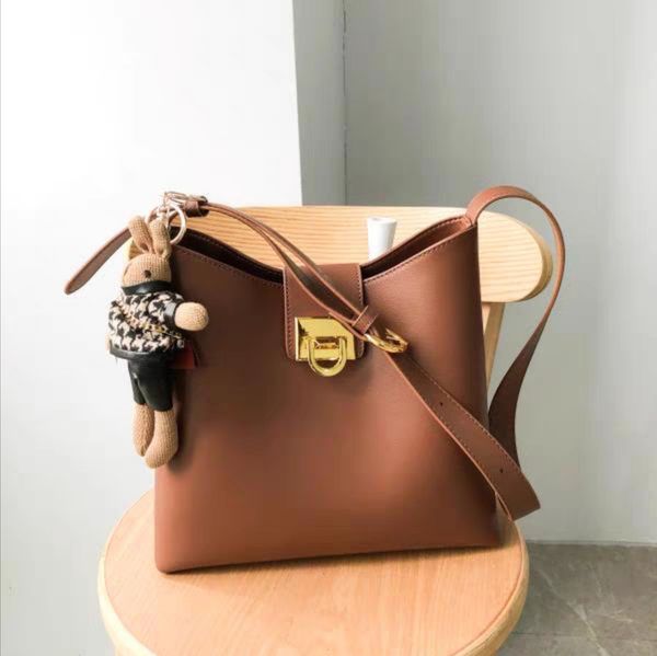 leather fashion 2021 fashionable bucket bag versatile large capacity commuting one shoulder messenger bag for womenjygw
leather fashion 2021 fashionable bucket bag versatile large capacity commuting one shoulder messenger bag for womenjygw