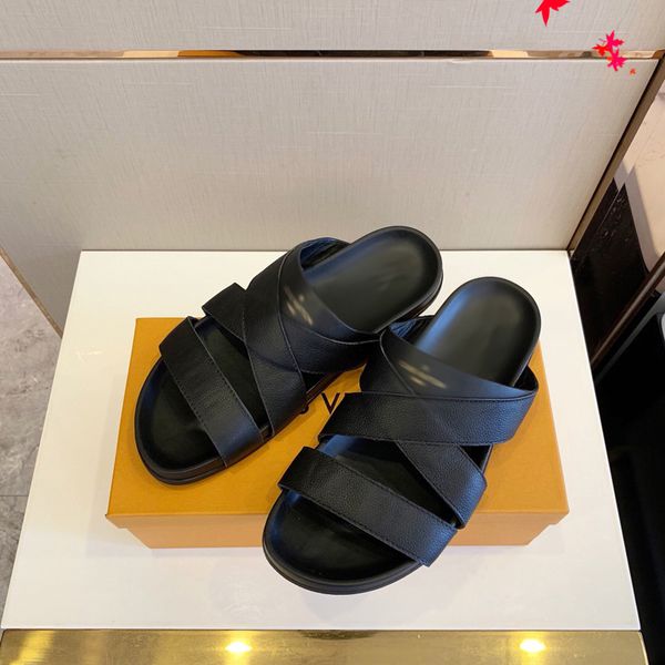 2021 slipper designer slide summer sandals fashion men beach indoor flat flip flops leather luxurys shoes mens slippers with box size 39-45, Black
2021 slipper designer slide summer sandals fashion men beach indoor flat flip flops leather luxurys shoes mens slippers with box size 39-45, Black