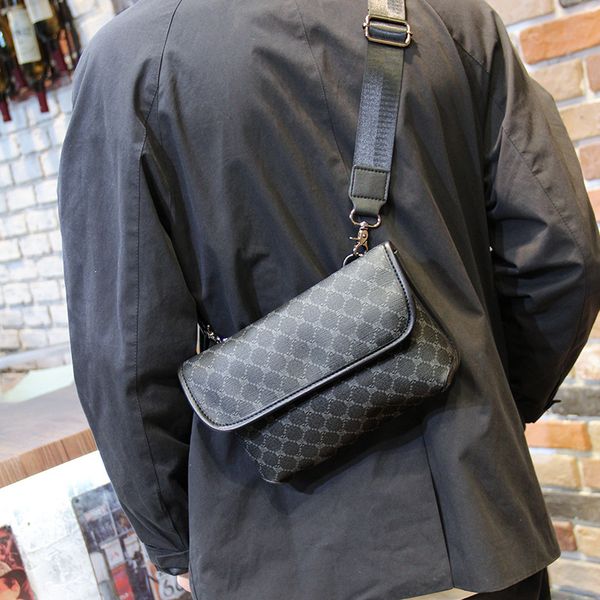 designer bag fashion plaid men bags shoulder crossbody vintage leather messenger bag for male black single man shoulder bag slin
designer bag fashion plaid men bags shoulder crossbody vintage leather messenger bag for male black single man shoulder bag slin
