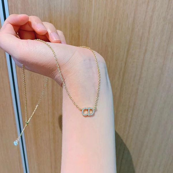 female korean version of light luxury style diamond english letters joker neck jewelry to send girlfriend valentine's day gift pendant, Silver
female korean version of light luxury style diamond english letters joker neck jewelry to send girlfriend valentine's day gift pendant, Silver