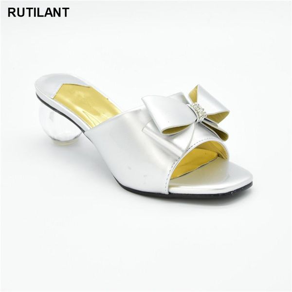 dress shoes latest transparent crystal platform high heel decorated with rhinestone sweet style for royal wedding party slingbacks sandals, Black
dress shoes latest transparent crystal platform high heel decorated with rhinestone sweet style for royal wedding party slingbacks sandals, Black