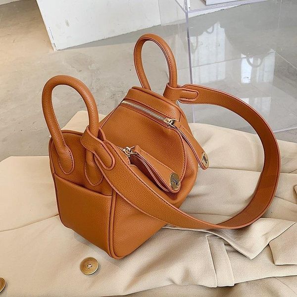 evening bags luxury handbag women design 2021 solid color pillow shoulder vintage soft hand purse crossbody bag
evening bags luxury handbag women design 2021 solid color pillow shoulder vintage soft hand purse crossbody bag