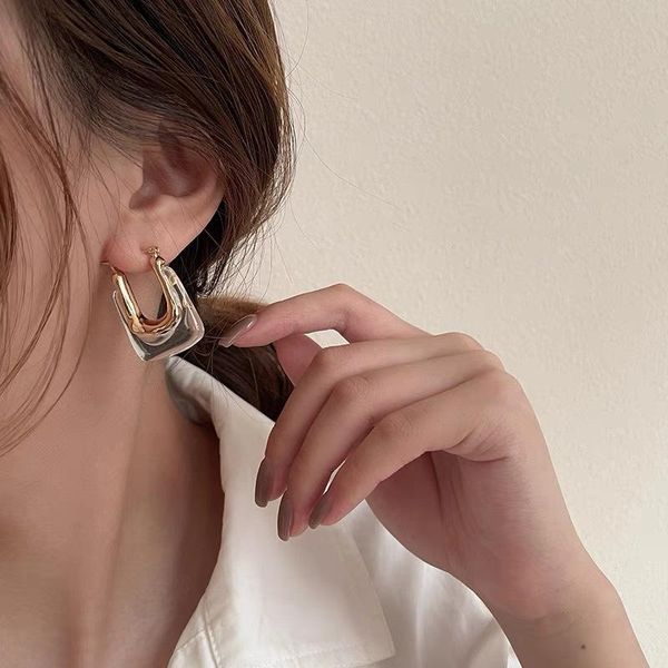 stud korean style earrings u-shaped geometric french retro 2021 personality all-match women wholesale jewelry, Golden;silver
stud korean style earrings u-shaped geometric french retro 2021 personality all-match women wholesale jewelry, Golden;silver