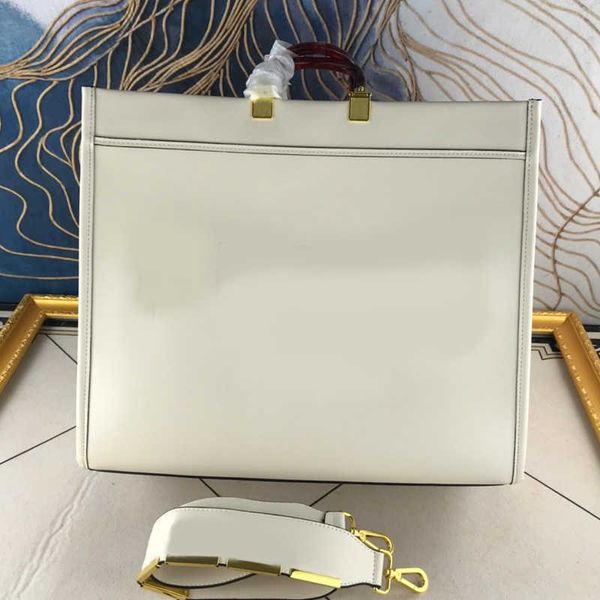designer handbags crossbody bag backpack retro cowhide leather tote shopping wallet hand detachable shoulder strap multi-pocket fashion f le
designer handbags crossbody bag backpack retro cowhide leather tote shopping wallet hand detachable shoulder strap multi-pocket fashion f le