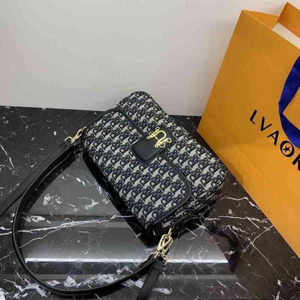 75% off luggage factory wholesale advanced underarm bag jacquard embroidery single shoulder messenger small square bag high capacity ins
75% off luggage factory wholesale advanced underarm bag jacquard embroidery single shoulder messenger small square bag high capacity ins