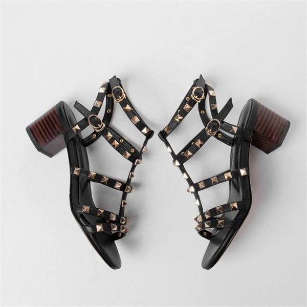 dress shoes mid-heel chunky heel sandals retro rivet roman wind women's leather large size fish mouth v8j5, Black
dress shoes mid-heel chunky heel sandals retro rivet roman wind women's leather large size fish mouth v8j5, Black