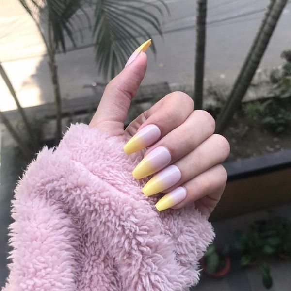 ombre french coffin fake nails with glue sticker medium long press on ballerina yellow faux ongles decorating fingernails false, Red;gold
ombre french coffin fake nails with glue sticker medium long press on ballerina yellow faux ongles decorating fingernails false, Red;gold