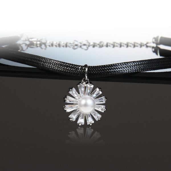 paulina superior sunflower neck chain korean pendant black leather rope necklace pearl clavicle, Silver
paulina superior sunflower neck chain korean pendant black leather rope necklace pearl clavicle, Silver