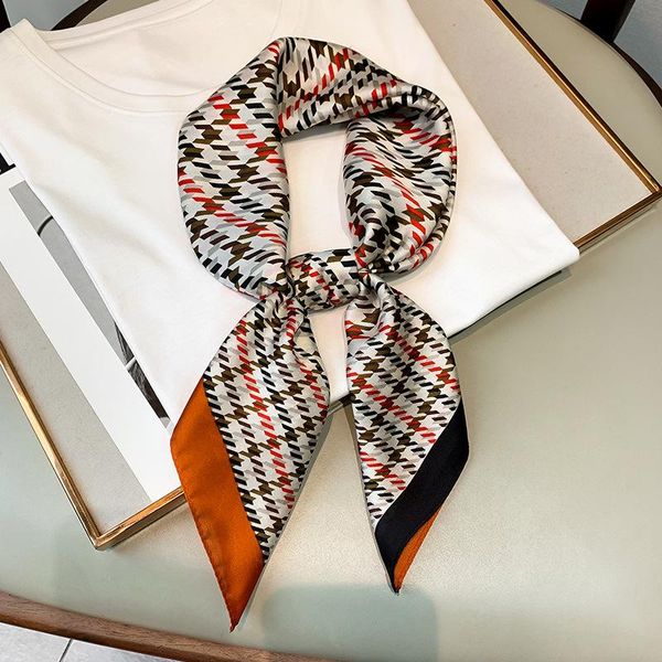 scarves 2021 autumn print small square towel female dustproof kerchief korean style 70x70cm silk lattice shawls, Blue;gray
scarves 2021 autumn print small square towel female dustproof kerchief korean style 70x70cm silk lattice shawls, Blue;gray