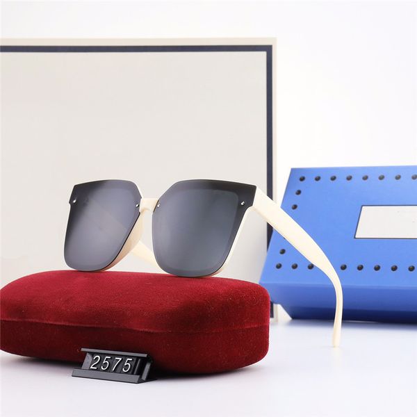 2021 fashion luxury designer sunglasses for mens womens eyeglasses outdoor designers sun glasses for woman casual eyewear, White;black
2021 fashion luxury designer sunglasses for mens womens eyeglasses outdoor designers sun glasses for woman casual eyewear, White;black