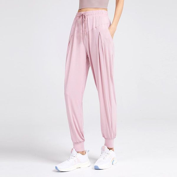 yoga outfit 2021 arrival breathable quick dry lightweight loose fitness workout high waist sweatpants for women
yoga outfit 2021 arrival breathable quick dry lightweight loose fitness workout high waist sweatpants for women