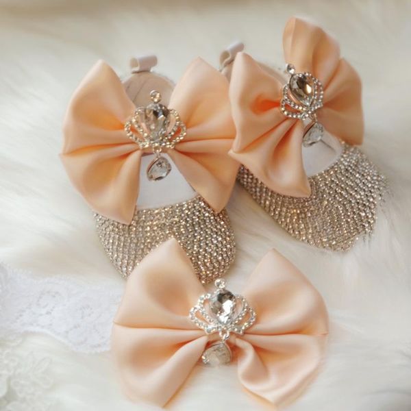 first walkers dollbling delicate apricot butterfly baby shoes headband set luxury diamond fluff outfit red bottom little girl baptism
first walkers dollbling delicate apricot butterfly baby shoes headband set luxury diamond fluff outfit red bottom little girl baptism