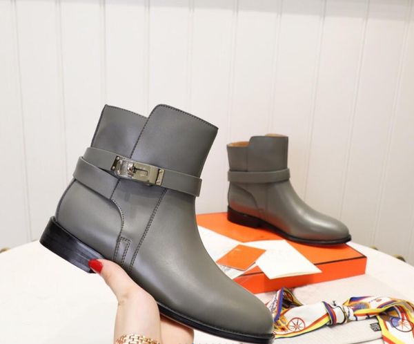 2021 luxury designer women jumping knight boots box calfskin ankle boot leather sole leathers laminated heel autumn winter a1 clas, Black
2021 luxury designer women jumping knight boots box calfskin ankle boot leather sole leathers laminated heel autumn winter a1 clas, Black