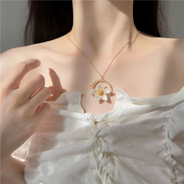 pendant necklaces korea retro super fairy flower necklace for women sweet simple geometric round clavicle chain accessories, Silver
pendant necklaces korea retro super fairy flower necklace for women sweet simple geometric round clavicle chain accessories, Silver