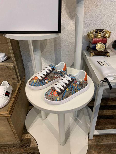 luxury boys sneakers autumn sports shoes 2021ss double g designer kids size 24-35 brown color, Black;red
luxury boys sneakers autumn sports shoes 2021ss double g designer kids size 24-35 brown color, Black;red