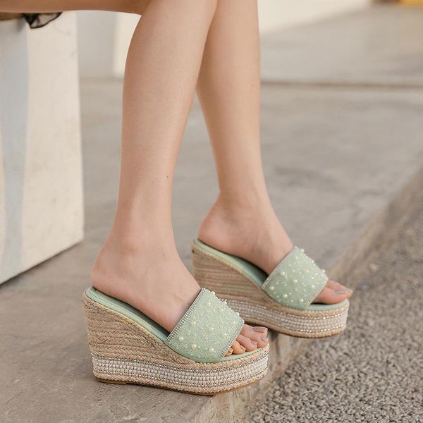 slippers shoes woman 2021 glitter slides on a wedge low slipper jelly fabric pu rubber basic crystal hoof heels rome scandals, Black
slippers shoes woman 2021 glitter slides on a wedge low slipper jelly fabric pu rubber basic crystal hoof heels rome scandals, Black