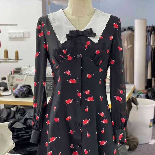 dress 21 year miu miaojia style lapel bow waist silk in spring and summer, White;black
dress 21 year miu miaojia style lapel bow waist silk in spring and summer, White;black