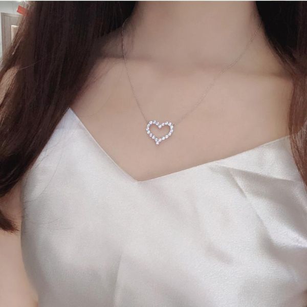pendant necklaces 1:1 original 925 silver version love female necklace classic romantic simple wild gift for lover
pendant necklaces 1:1 original 925 silver version love female necklace classic romantic simple wild gift for lover