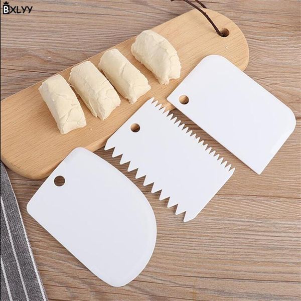 plastic scraper three-piece dough cutter cream spatula diy cake decoration tool baking noodle mold kitchen accessories.8z & pastry tools
plastic scraper three-piece dough cutter cream spatula diy cake decoration tool baking noodle mold kitchen accessories.8z & pastry tools