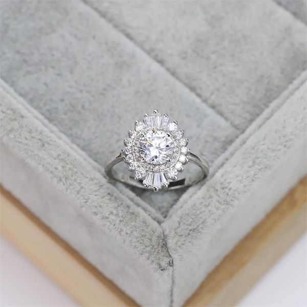 cluster rings selling european and american s925 silver fashion wedding ring snowflake zircon round crystal luxury jewelry women's gift, Golden;silver
cluster rings selling european and american s925 silver fashion wedding ring snowflake zircon round crystal luxury jewelry women's gift, Golden;silver
