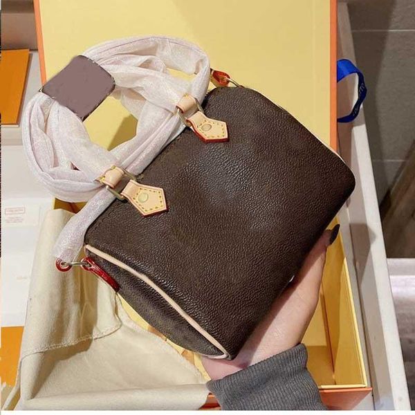 classic lady pillow bag soft leather crossbody handbag old flower shoulder starp bag purse brown marmont wallet, Black;red
classic lady pillow bag soft leather crossbody handbag old flower shoulder starp bag purse brown marmont wallet, Black;red