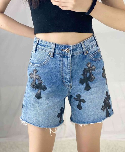 crosin ch cropi cross leather embroidery vintage jeans shorts, White;black
crosin ch cropi cross leather embroidery vintage jeans shorts, White;black