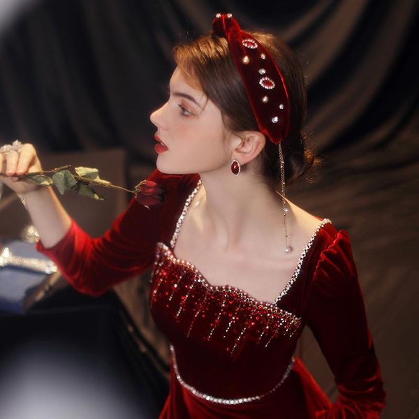 ethnic clothing bride wine red square neck cheongsam autumn winter velvet long traditional evening dress women toast gown
ethnic clothing bride wine red square neck cheongsam autumn winter velvet long traditional evening dress women toast gown