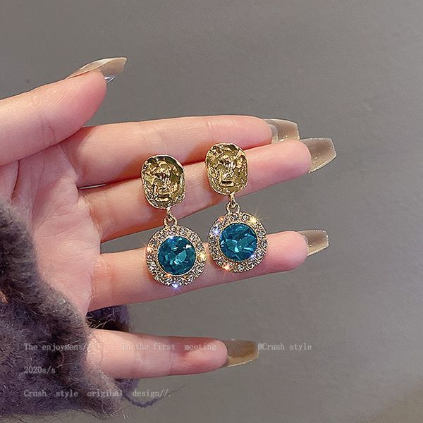 925 silver needle fashion east gate fashion design inlaid diamond geometric circle earrings net red temperament earrings women
925 silver needle fashion east gate fashion design inlaid diamond geometric circle earrings net red temperament earrings women