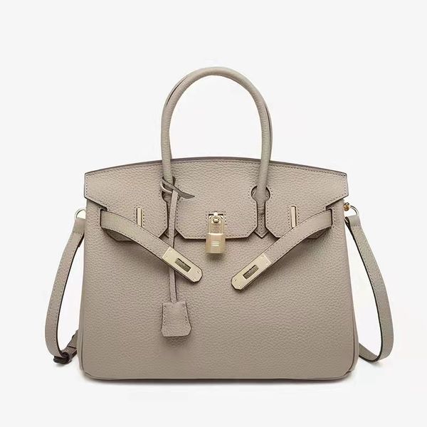 genuine leather lychee pattern platinum bag luxury designer classic cowhide ladies handbag shoulder messenger 30cm 25cm 20cm fashion wallet
genuine leather lychee pattern platinum bag luxury designer classic cowhide ladies handbag shoulder messenger 30cm 25cm 20cm fashion wallet