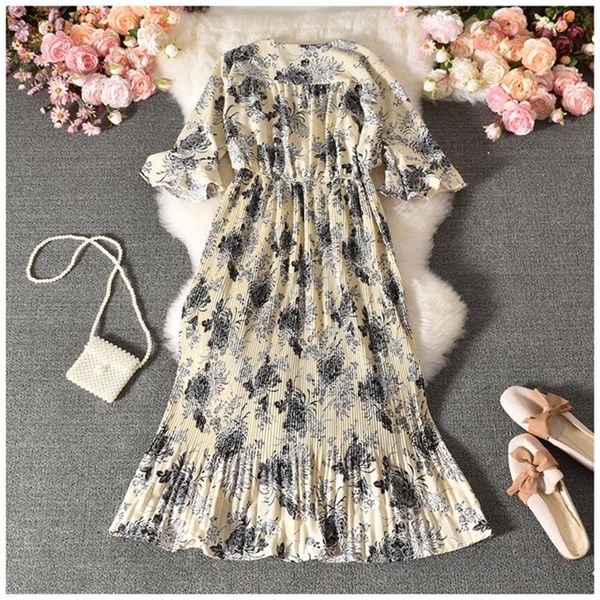 party dresses women's summer v-neck short sleeve floral dress with flared sleeves elegant chiffon over the knee bohemian beach, White;black
party dresses women's summer v-neck short sleeve floral dress with flared sleeves elegant chiffon over the knee bohemian beach, White;black
