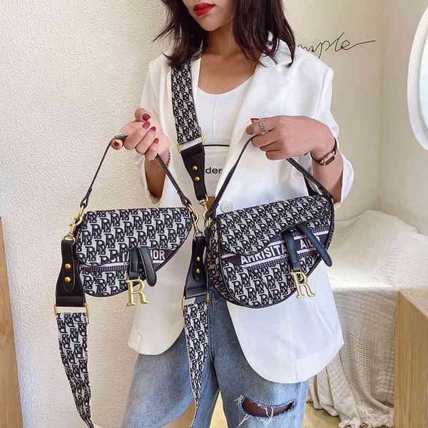 72% off bag new s women's same fashion printed canvas saddle women's foreign style wide shoulder belt messenger
72% off bag new s women's same fashion printed canvas saddle women's foreign style wide shoulder belt messenger
