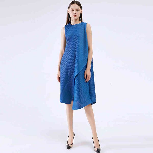 miyake plied sleeveless summer asymmetric blue plus female size vest aesthetic dress, Black;gray
miyake plied sleeveless summer asymmetric blue plus female size vest aesthetic dress, Black;gray