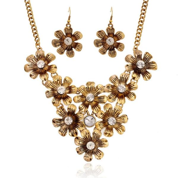 chokers vintage flowers short collar alloy necklace, Golden;silver 
chokers vintage flowers short collar alloy necklace, Golden;silver