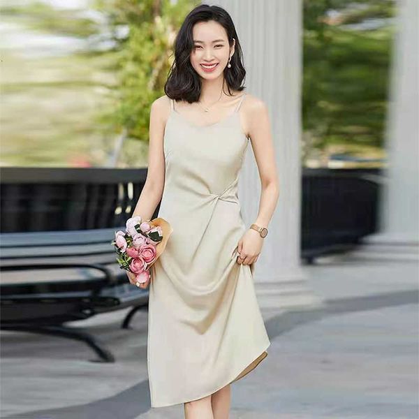 spring and summer solid acetate satin suspender drs feminine temperament, slim suit with base chiffon skirt, Black;gray
spring and summer solid acetate satin suspender drs feminine temperament, slim suit with base chiffon skirt, Black;gray