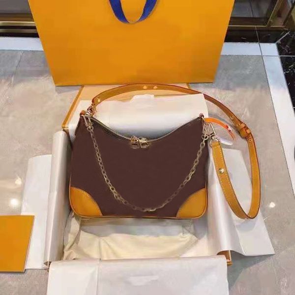 high-end designer messenger shoulder bag, hand-held gift, dating, shopping, vacation, business travel, fashion trend, beauty must-have
high-end designer messenger shoulder bag, hand-held gift, dating, shopping, vacation, business travel, fashion trend, beauty must-have