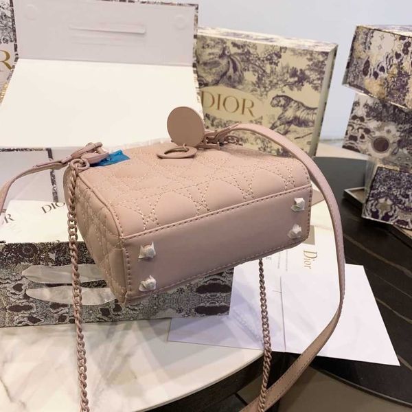 d di ce 2021 casual and fashionable hand-held slung princess bag one shoulder leather for women bags factory outlet zly
d di ce 2021 casual and fashionable hand-held slung princess bag one shoulder leather for women bags factory outlet zly