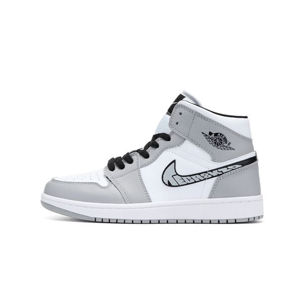 1s basketball shoes black gym red bred toe aj chicago banned game royal fragment shadow dunk mocha smoke grey court purple gold university b
1s basketball shoes black gym red bred toe aj chicago banned game royal fragment shadow dunk mocha smoke grey court purple gold university b