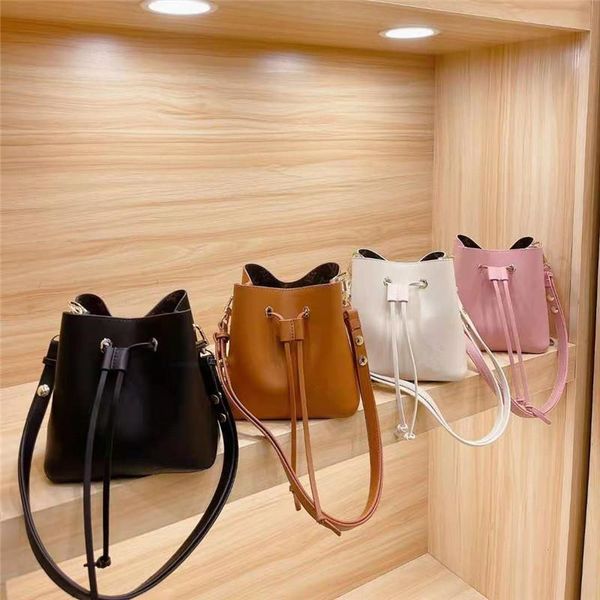 2021 ss ladies wallets neonoe handbags cross body women fashion shoulder bags wallet bucket bag all match handbags lady handbag purse, Red;black
2021 ss ladies wallets neonoe handbags cross body women fashion shoulder bags wallet bucket bag all match handbags lady handbag purse, Red;black