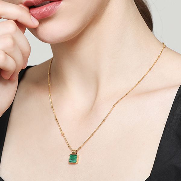 square malachite necklace is versatile and simple. the same shell copper plated real gold chain, Black
square malachite necklace is versatile and simple. the same shell copper plated real gold chain, Black