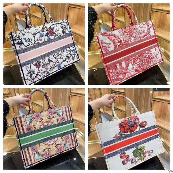 2021 new 2021 niche design bag casual wild ins trendy fashion portable messenger small fragrance queen shopping hand single
2021 new 2021 niche design bag casual wild ins trendy fashion portable messenger small fragrance queen shopping hand single