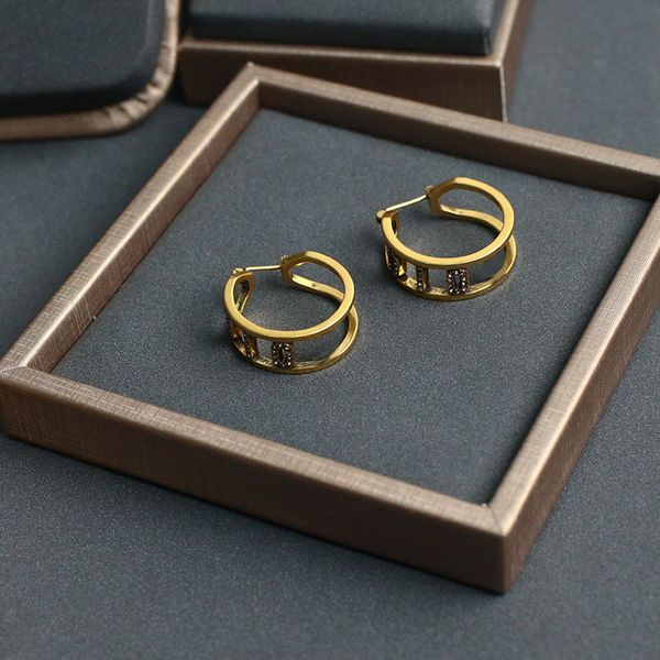 2021 luxury designer jewelry new brass ring earrings diamond letter fashion net red personality earrings female, Golden;silver
2021 luxury designer jewelry new brass ring earrings diamond letter fashion net red personality earrings female, Golden;silver
