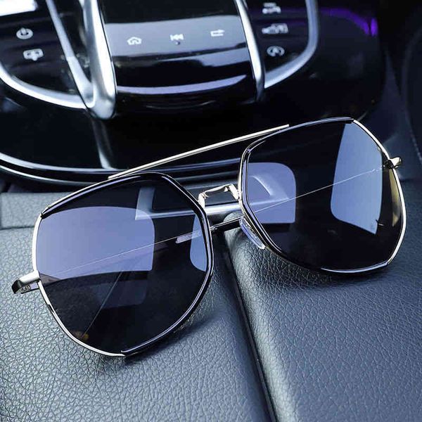 sunglasses men's highend 2022 reflective men's net red shake same glasses women's korean sunscreen driving, White;black
sunglasses men's highend 2022 reflective men's net red shake same glasses women's korean sunscreen driving, White;black