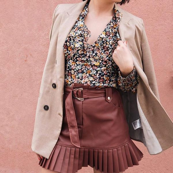 faux leather women mini skirt pu belt pleated a line high waist patchwork ladies skirts party female short bottom streetwear, Black
faux leather women mini skirt pu belt pleated a line high waist patchwork ladies skirts party female short bottom streetwear, Black