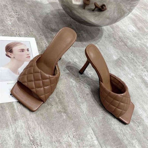 new brand design ladies sandals summer all-match elegant everyday slippers small fragrant wind woven square toe stilettos 60% off store onli, Black
new brand design ladies sandals summer all-match elegant everyday slippers small fragrant wind woven square toe stilettos 60% off store onli, Black