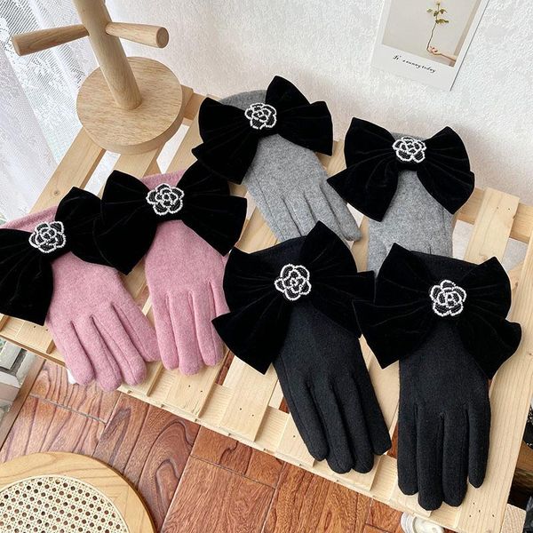 five fingers gloves korean winter for women velvet bow beading flower decor warm cashmere touch screen mitten female driving, Blue;gray
five fingers gloves korean winter for women velvet bow beading flower decor warm cashmere touch screen mitten female driving, Blue;gray