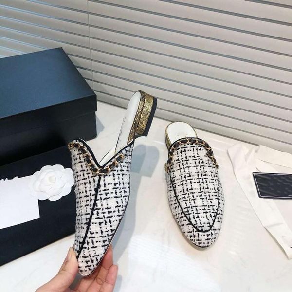 metal chain woman slippers flat low heel summer outdoor fashion women ladies sandals luxury designer female shoes, Black
metal chain woman slippers flat low heel summer outdoor fashion women ladies sandals luxury designer female shoes, Black