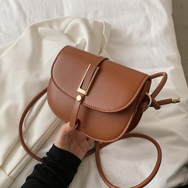 shoulder bags niche design premium bag 2021 female autumn retro messenger fashion saddle width: 17cm
shoulder bags niche design premium bag 2021 female autumn retro messenger fashion saddle width: 17cm