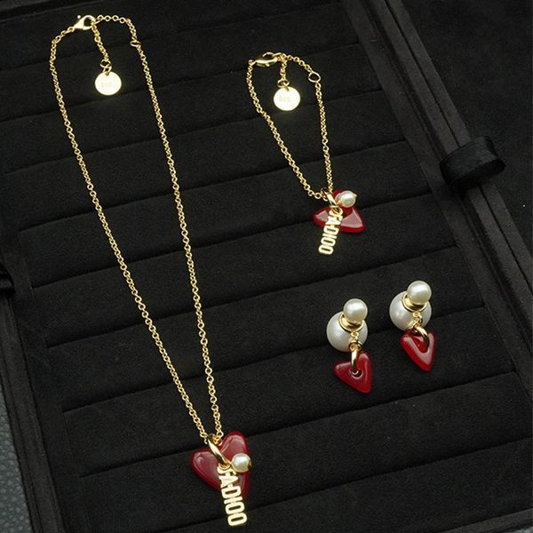 design jewelry new necklace, female letter red love pearl earring set, Golden;silver
design jewelry new necklace, female letter red love pearl earring set, Golden;silver