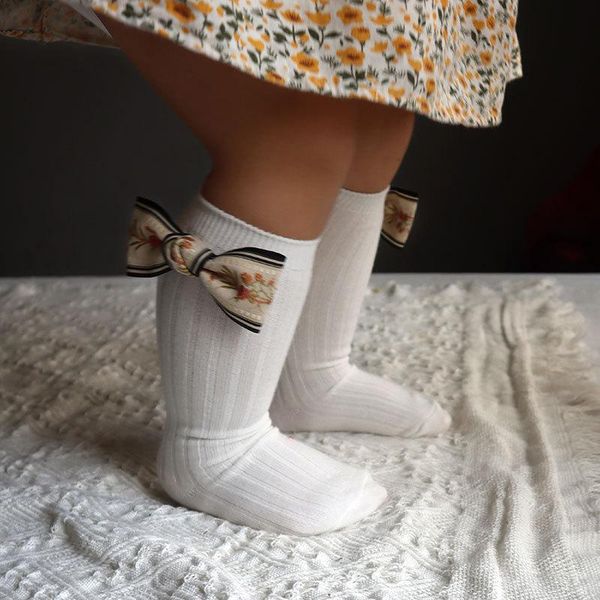 socks spanish natinal style children's cotton with bow knot double needle pit strip solid color medium stockings students, Pink;yellow
socks spanish natinal style children's cotton with bow knot double needle pit strip solid color medium stockings students, Pink;yellow